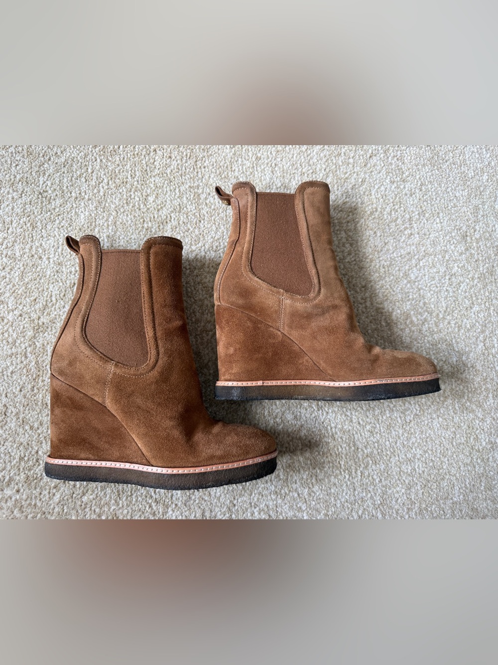 VERONICA BEARD AARI-2 Water-Repellent Wedge Chelsea Boots Suede Hazelwood Size 8 - Picture 7 of 15